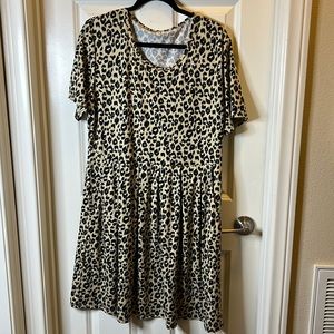 Leopard print dress | short sleeve | Size: 18W